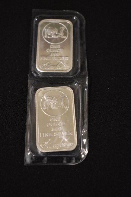 Lot of 2  1oz Silver Bars .999 (1 of 2)