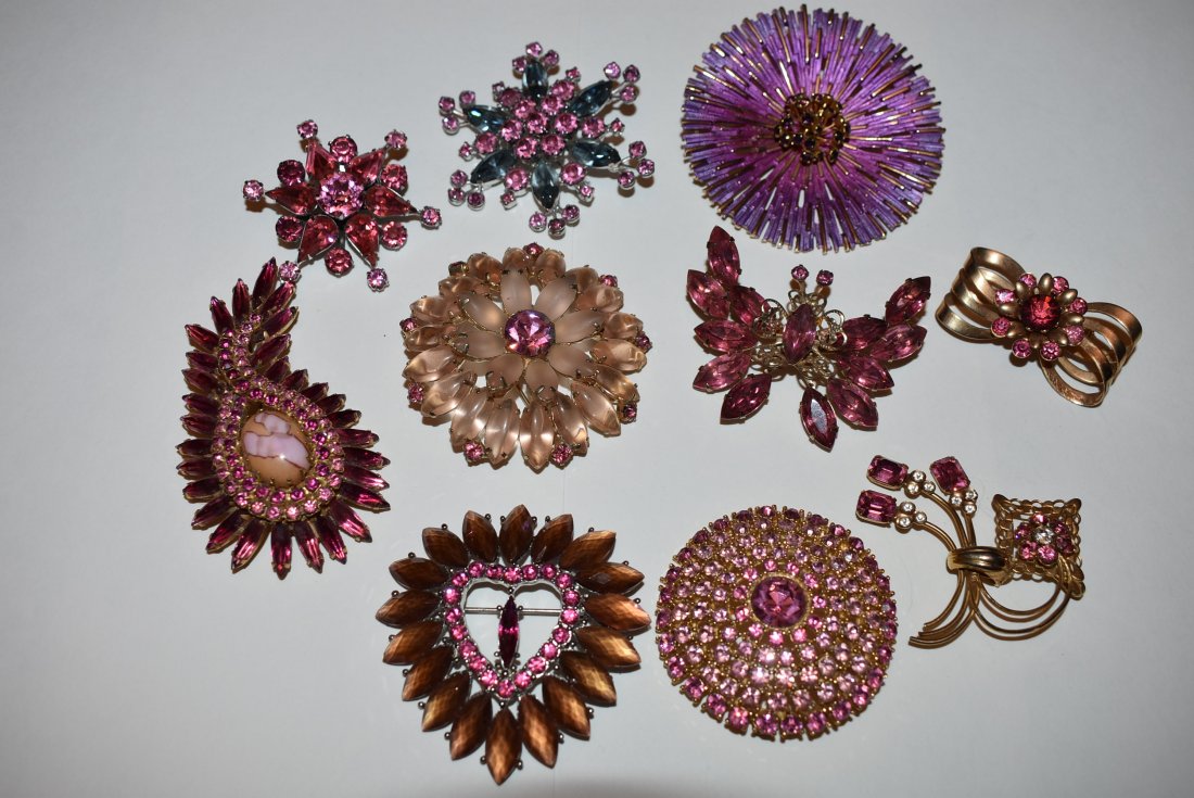Lot of 10 Vintage Rhinestone Brooches/Pins Pink: A Lot of 10 Amazing Vintage Rhinestone Brooches/Pins in Pinks.