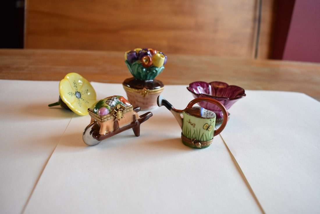 Lot of Limoges Porcelain Trinket Boxes (1 of 2)