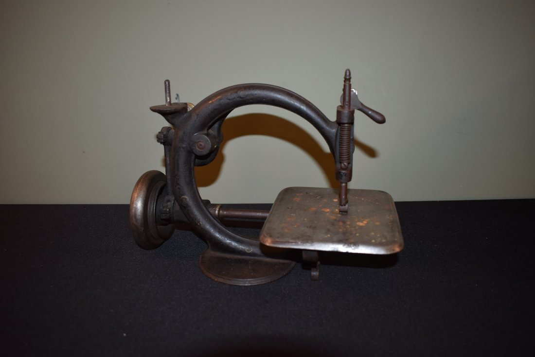 Antique Wilcox & Gibbs Sewing Machine (1 of 4)