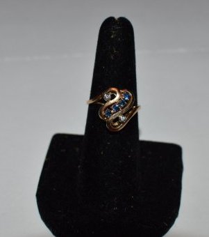 14K Yellow Gold Diamond & Sapphire Ring: 14K Yellow Gold, Diamond and Sapphire Ring, size 6.75, 3.3 grams
