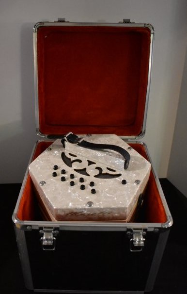 Vintage Morelli Squeeze Box Accordian Pearl White (1 of 4)