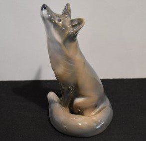 Royal Copenhagen Porcelain Fox 1475: Royal Copenhagen Denmark Porcelain Howling Fox #1475, measures 5.75".