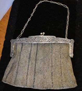 Vintage 800 Silver Mesh Purse: Vintage 800 Silver Mesh Purse/Handbag, great detail.