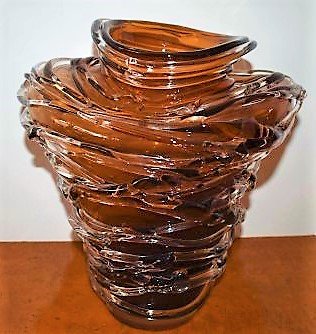 Huge Ion Tamian Contemp Hand Blown Glass Centerpiece: Large Ion Tamian Contemporary Hand-Blown Art Glass Centerpiece Vase, Signed, measures 13.5" tall x 12" in diameter