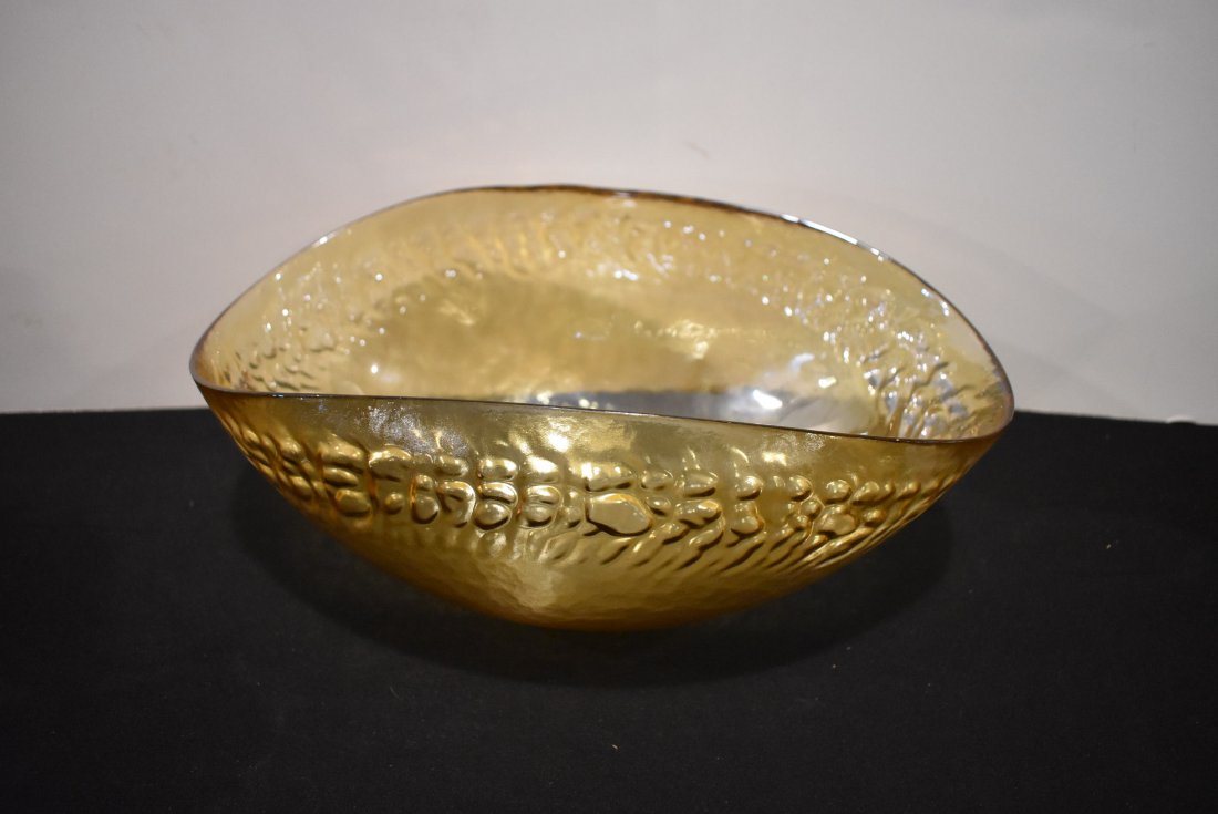 Vintage Murano Iridescent Glass Bowl Yalus Casa Signed: Vintage Murano Iridescent Glass Yalus Casa Bowl Centerpiece, measures 12" x 7"