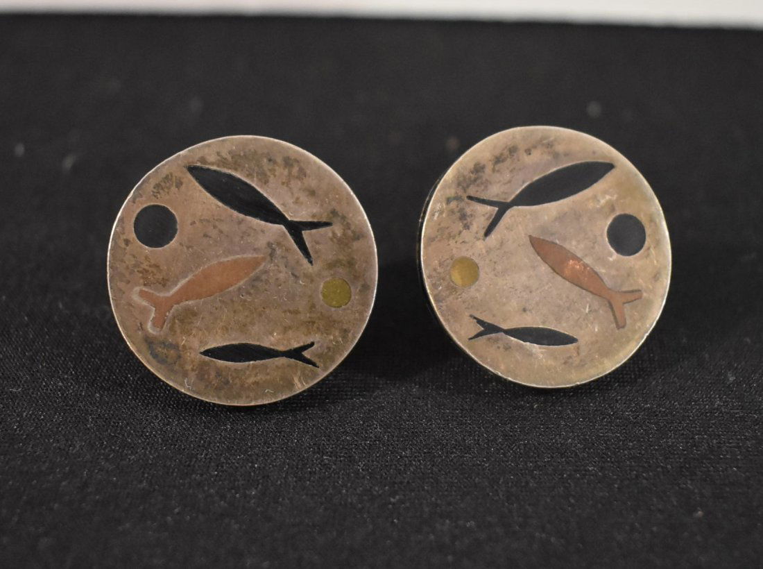 Stella Popowski Sterling Inlay Modernist Cuff Links: Pair of mid-century Stella Popowski (1931-2008) Sterling Inlay Cufflinks, signed, they measure 1" in diameter.