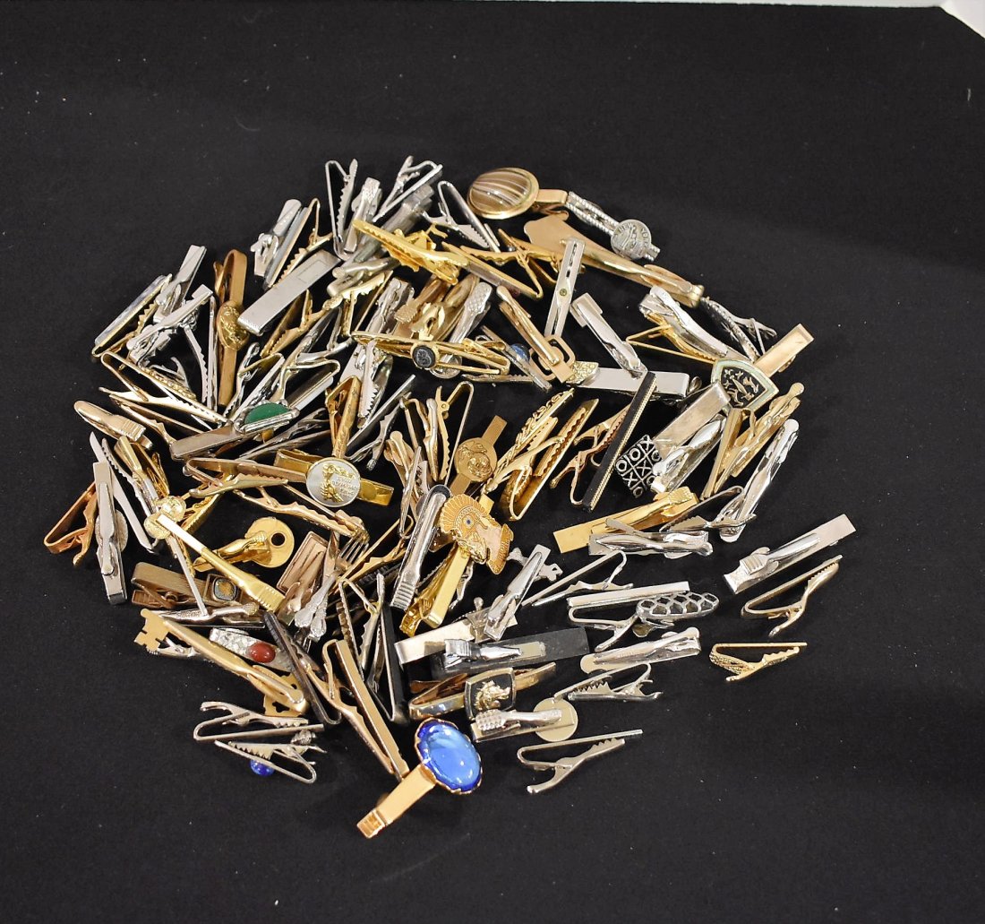 Large Lot of Vintage Mens Tie Tacks: Large Group of Vintage Tie Tacks, as shown.