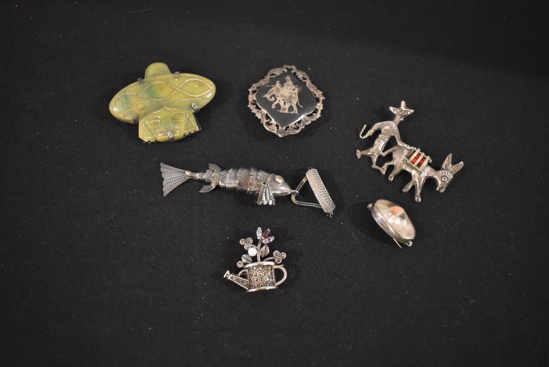 Group of Vintage Sterling Silver Brooches/Pins: A Group of Vintage Sterling Silver Pins/Brooches including Articulated Fish.