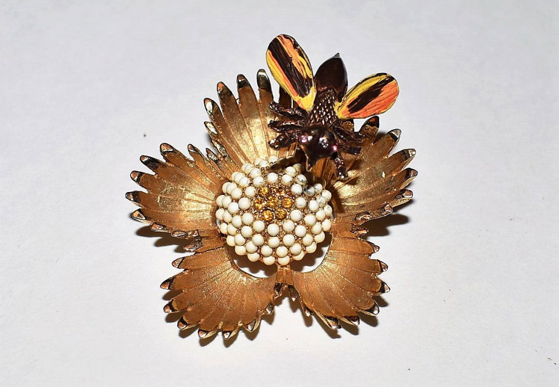 Vintage Hattie Carnegie Brooch Bee on Flower: Vintage Hattie Carnegie Brooch/Pin, Flower with Bee on a Spring. It measures 2".
