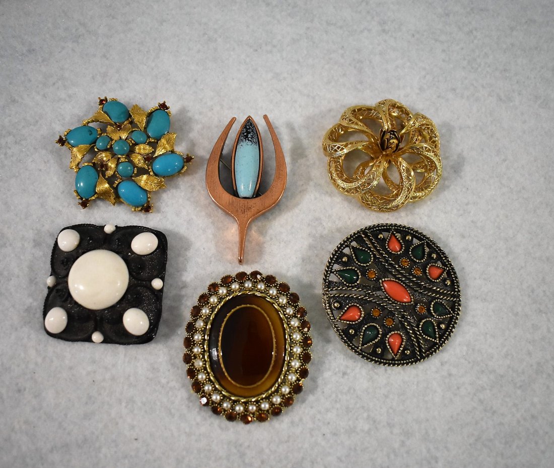 lot of 6 Designer Signed Brooch pin Costume Jewelry: 6 Pieces of Signed Costume Jewelry Pins/Brooches - 1 each of the following: Alice Caviness, Dodds, Emmons, Matisse, Capri, & Corocraft