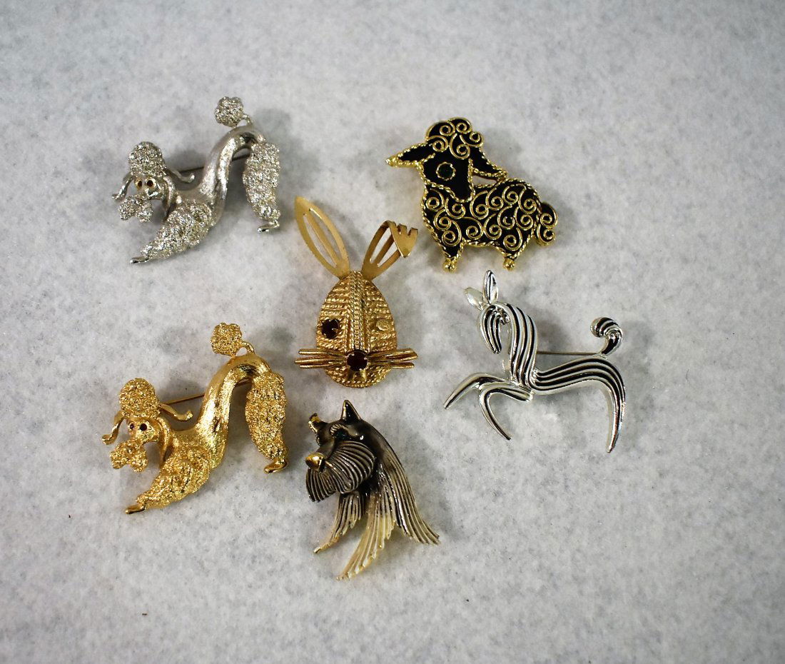 6 piece signed Animal Brooch/pin costume Jewelry lot: 6 piece signed Animal Brooch/pin costume Jewelry lot including: 2 Emmons, 2 Monet, 1 Sarah Coventry, & 1 LG - see photos for Condition