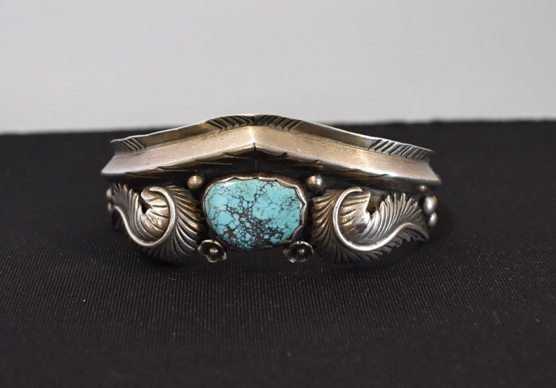 Tom Willeto Navajo Sterling & Turquoise Bracelet: Gorgeous Tom Willeto Navajo Sterling Silver and Turquoise Cuff Bracelet. It measures 1" at it's widest point. Signed