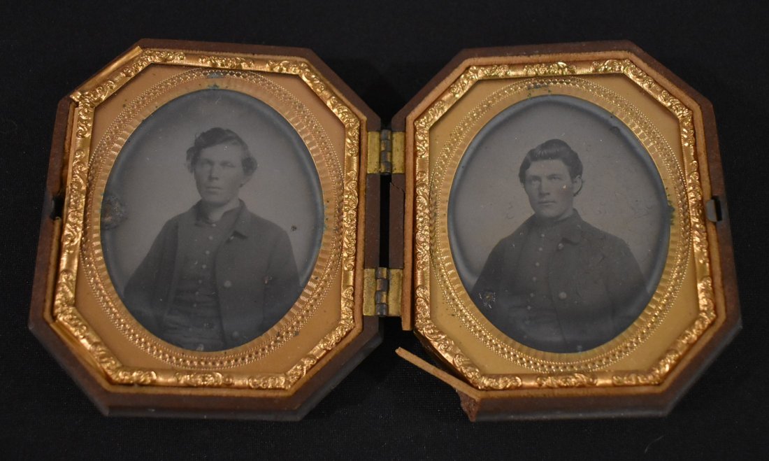 Civil War Ambrotype Double Soldiers Brothers: A Double Civil War Ambrotype showing Brothers in Uniform. Case measures 4" tall.