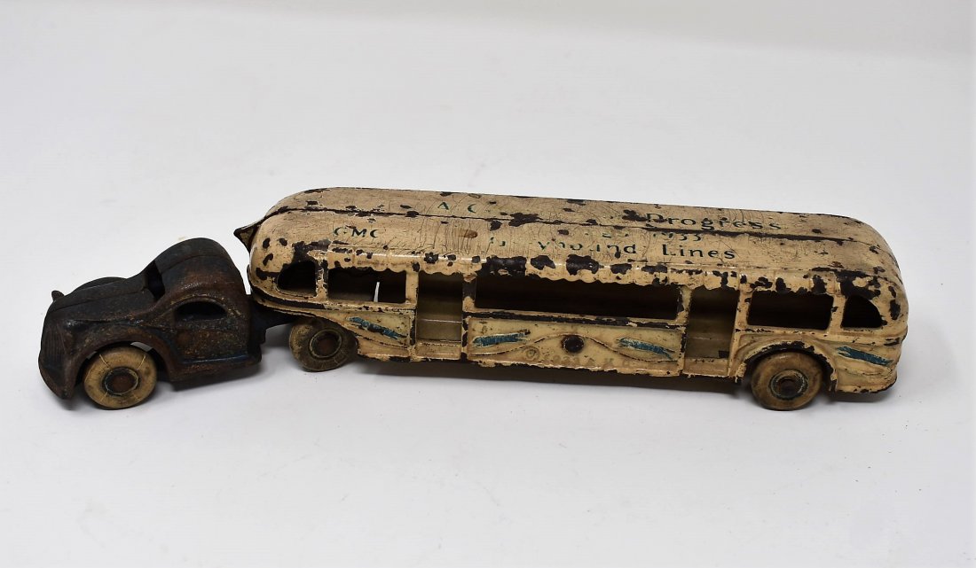 1933 Chicago World's Fair Greyhound Truck & Trailer (1 of 4)