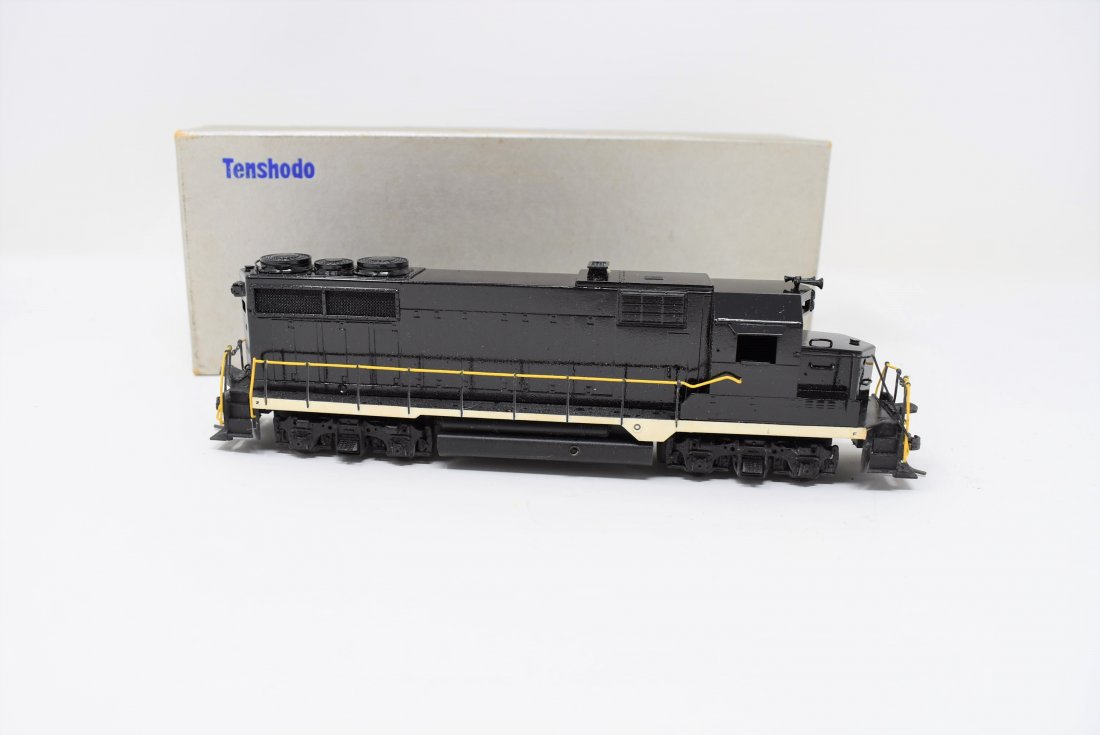 Tenshodo Painted Brass Engine: Tenshodo Painted Brass Engine