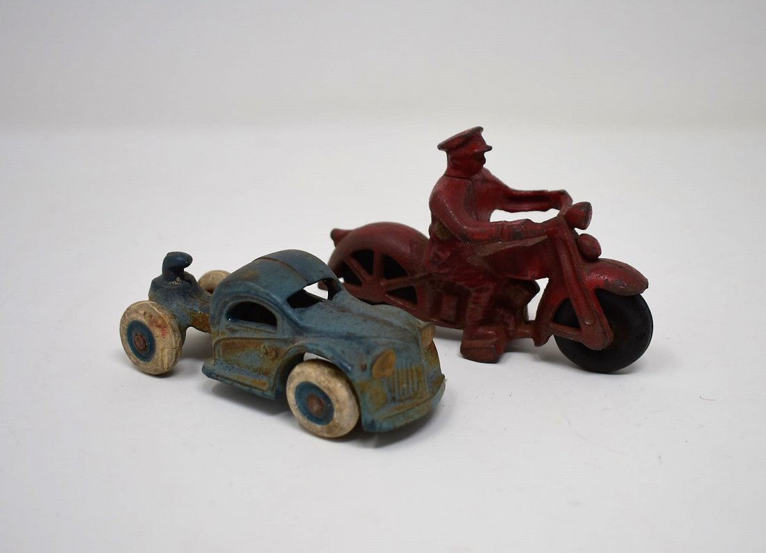 Vintage Hubley Police Motorcycle & Truck: Vintage Hubley Cast Police Motorcycle and Truck (no trailer).