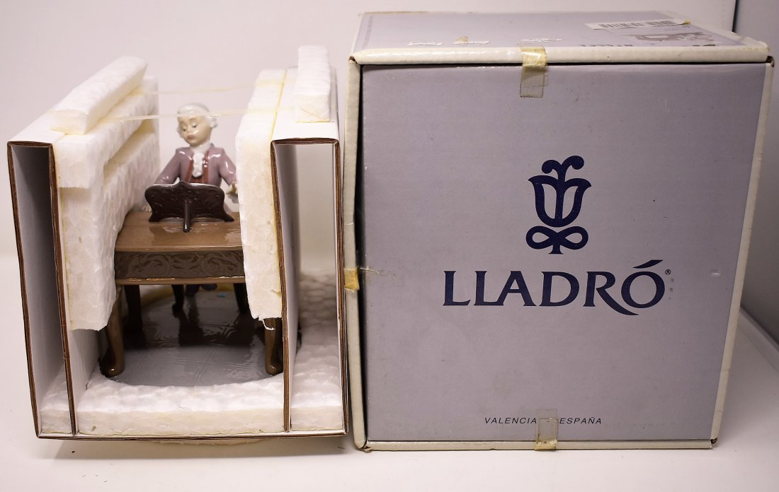 Lladro 5915 Young Mozart NEW IN BOX (1 of 3)