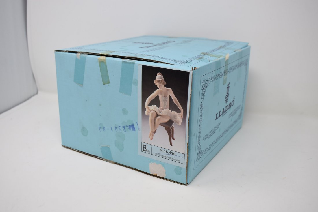 Lladro 5499 "Pretty Ballerina" NEW IN BOX: Lladro 5499 "Pretty Ballerina", comes brand new in box