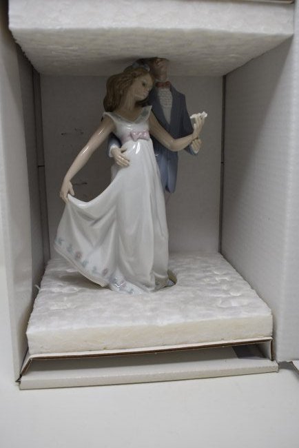 Lladro 7642 "Now and Forever" NEW IN BOX: Lladro Porcelain Figure 7642 "Now and Forever", brand new in box