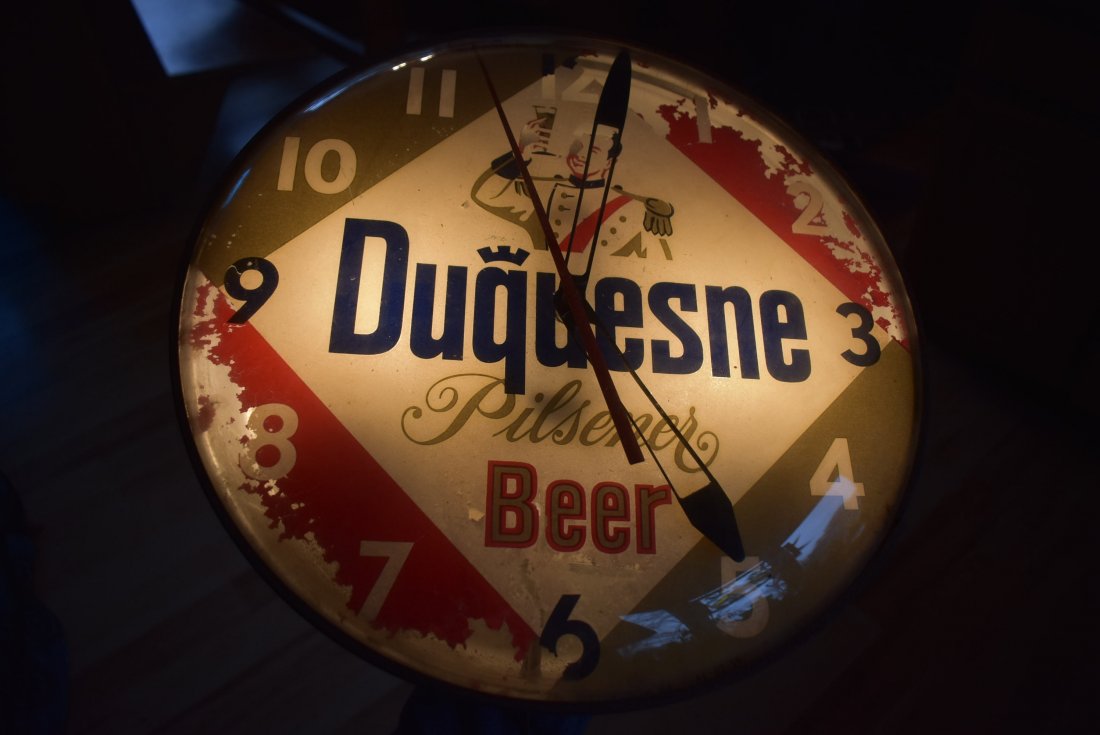 Vintage Duquesne Beer Clock Light: Vintage Duquesne Pilsner Beer Lighted Clock, measures 15" in diameter