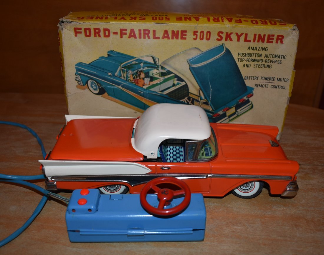 Vintage Cragstan Ford Fairlane 500 Skyliner In Box: Vintage Japan Ford Fairlane 500 Skyliner Battery Operated with Retractable Roof, working and in original box. SUPER CLEAN!