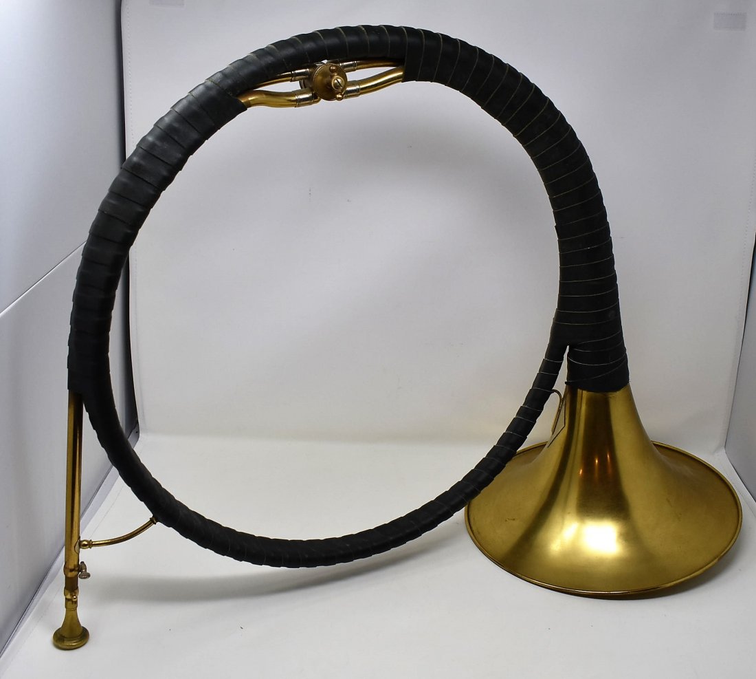 Vintage Bohm & Meinl Fox Hunt French Horn: Vintage West Germany Bohm & Meinl Fox Hunt French Horn, full size.