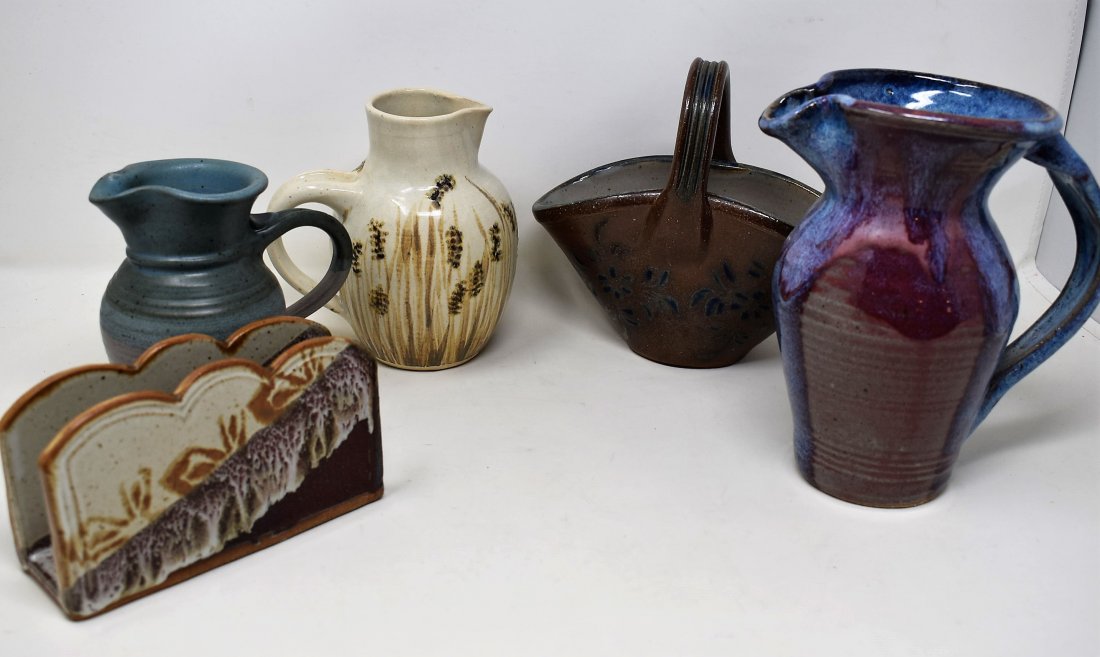 Lot 5 Pieces of Pottery (1 of 3)