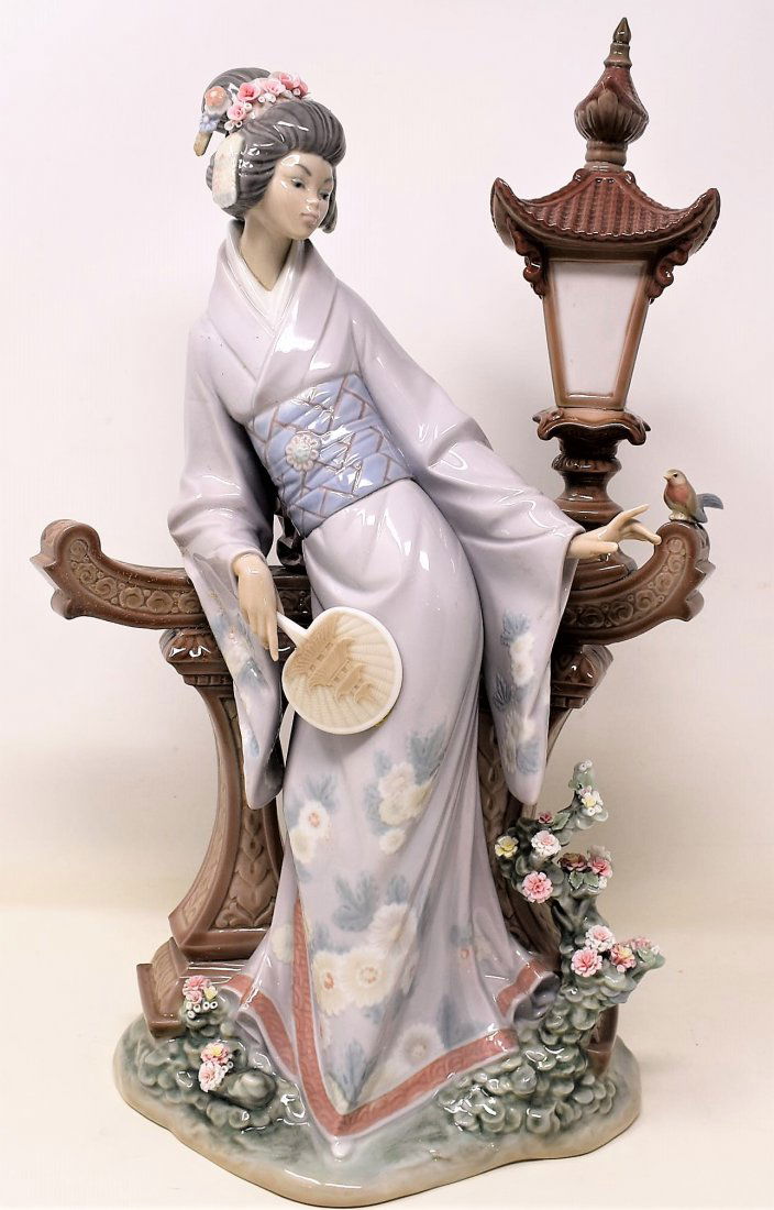 Lladro 1421 Large Mariko Japanese Lady W/ Fan