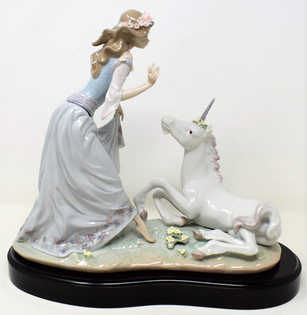 Lladro 1755 Princess and Unicorn: Lladro 1755 Princess and Unicorn figurine looks to be in excellent shape - please see pictures - Limited to only 1500 pieces - this is #412 and is signed by the artist as well - this is an extremely r