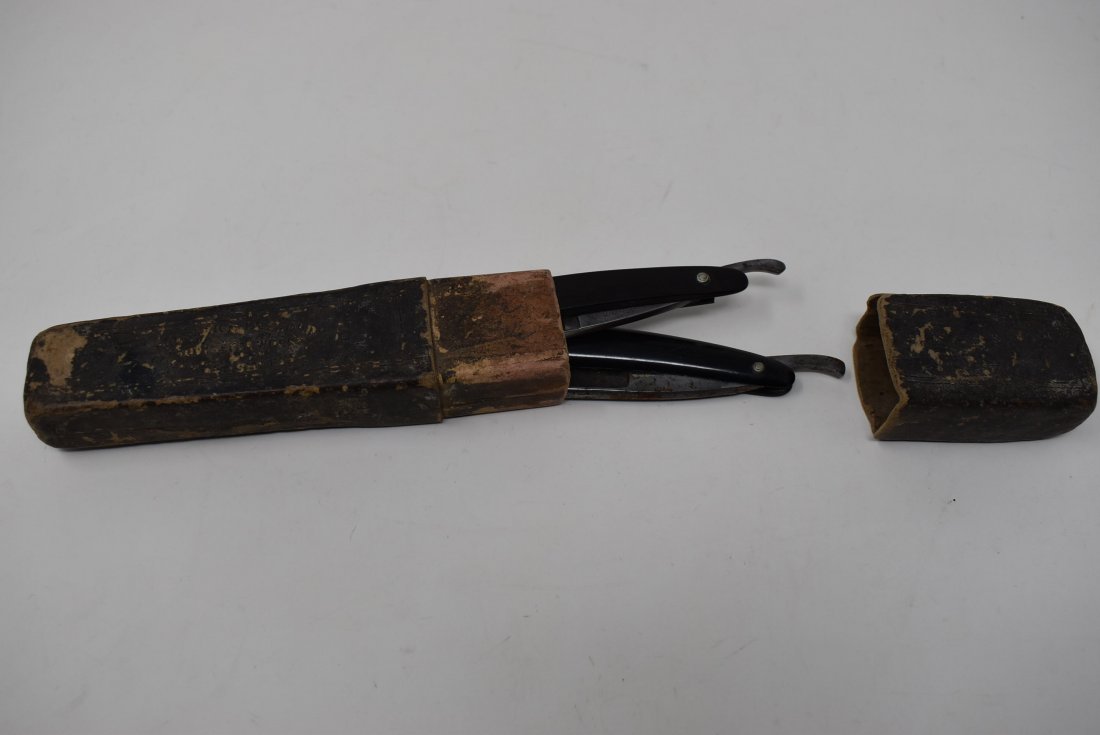 Antique Straight Razors in Case (1 of 2)