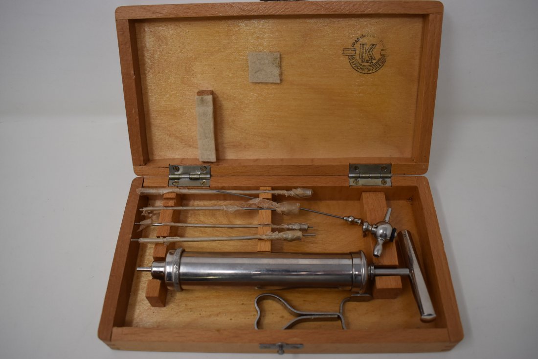 Antique Syringe Needle Kit (1 of 3)