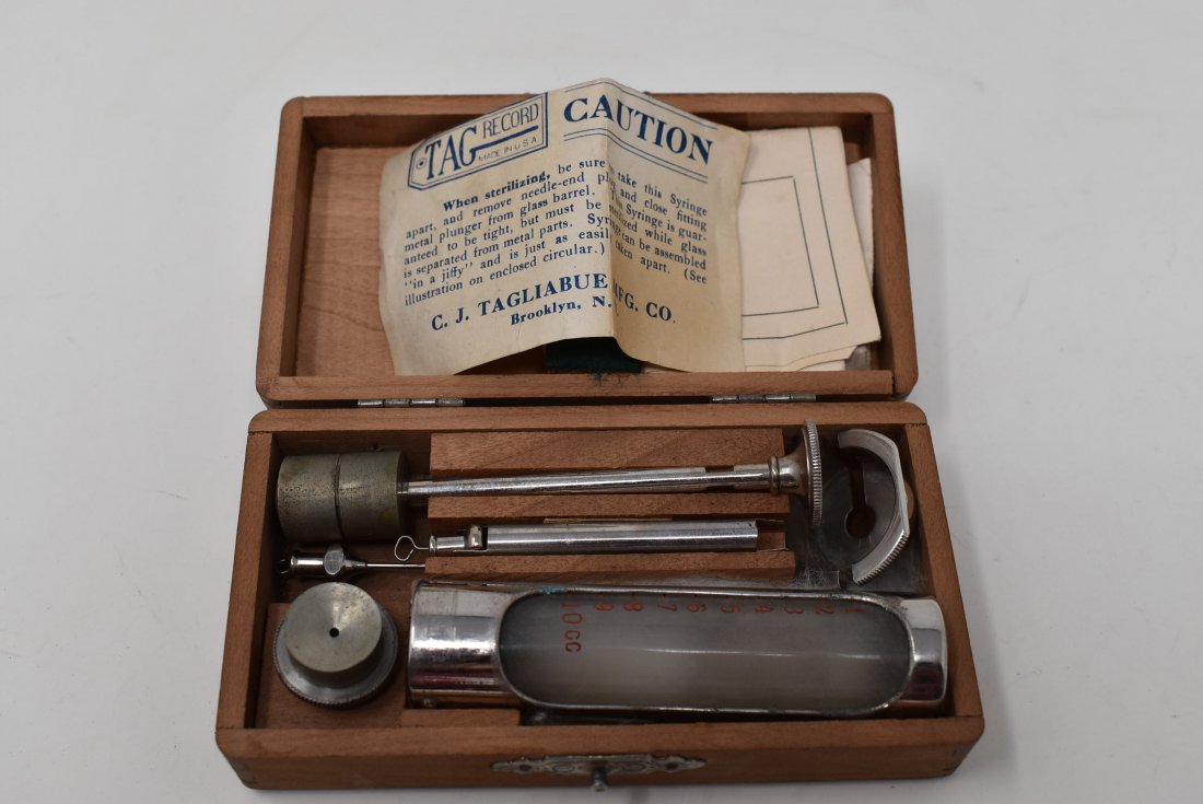 Vintage Tag "Record" Hypodermic Glass Syringe Kit (1 of 1)