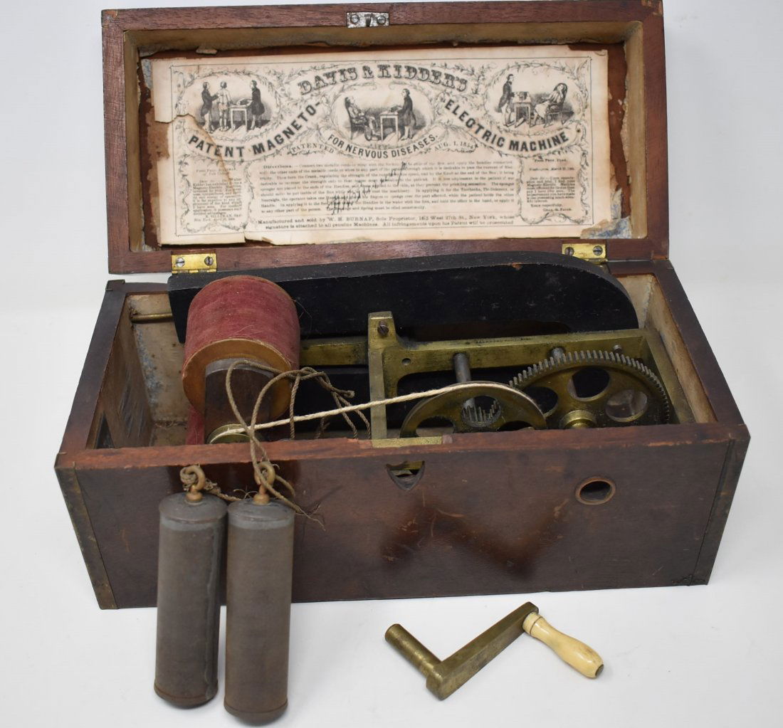 Antique Davis & Kidders Magneto Electric Machine (1 of 4)