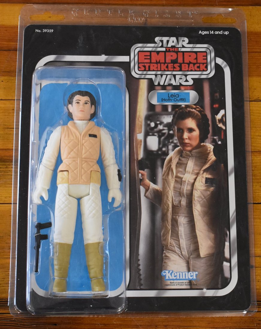 Star Wars LEIA (HOTH OUTFIT) Jumbo GENTLE GIANT Figure: Gentle Giant Star Wars Vintage Jumbo (12" Scale) Princess Leia Organa in Rebel Hoth Gear. please see pictures for condition, was only removed from original shipping box to take these photos and was re