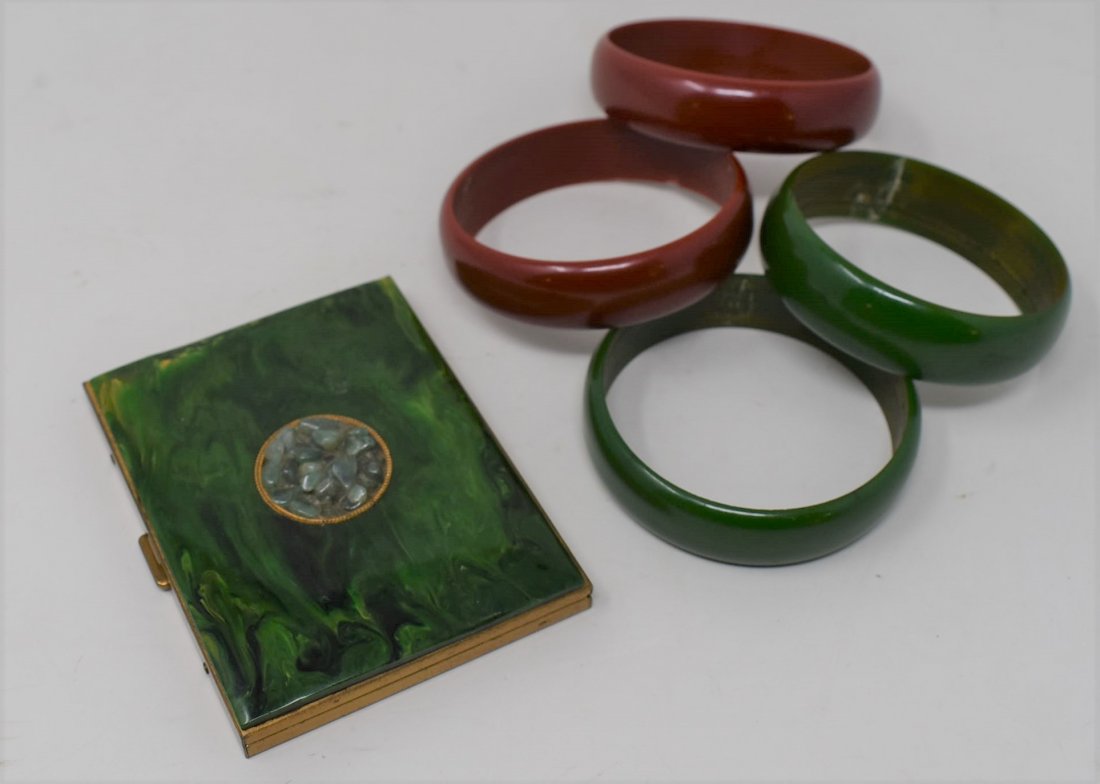 Bakelite lot 4 Bracelets and Spinach Cigarette Case: Bakelite lot 4 Bracelets (2 red & 2 Green) and Creamed Spinach color Bakelite & Metal Cigarette Case