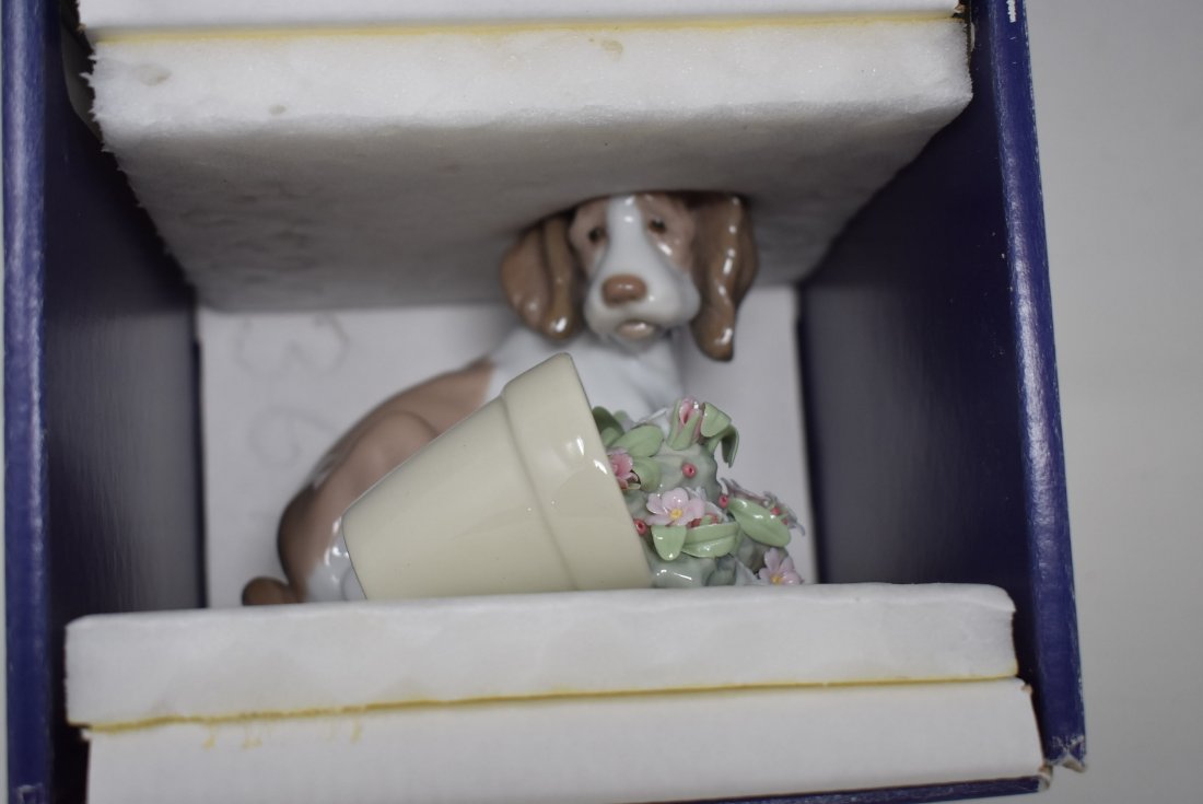 Lladro 7672 " It Wasn't Me" NEW IN BOX: Lladro Collectors Society #07672 "It Wasn't Me", brand new in box.