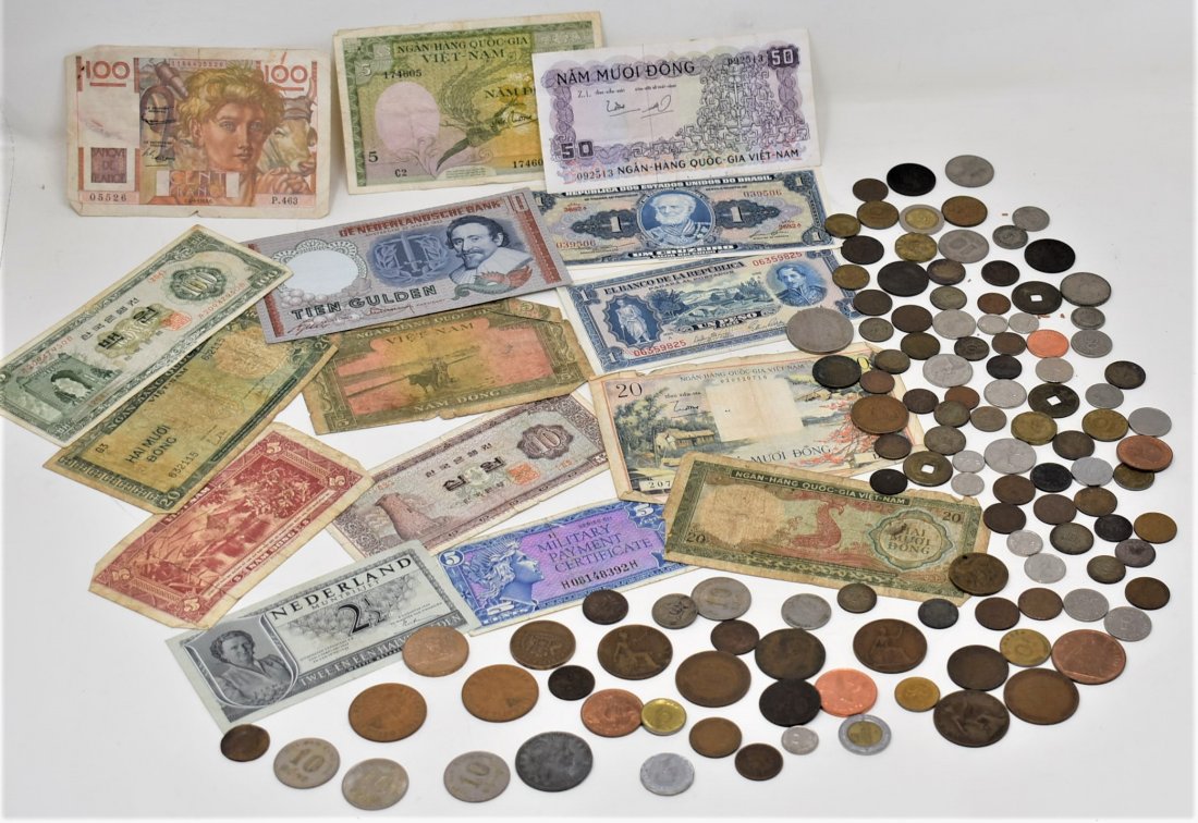 World Foreign Coin & Paper Bills Currency Collection: World Foreign Coin & Paper Bills Currency Collection - you get everything pictured in as-shown shape