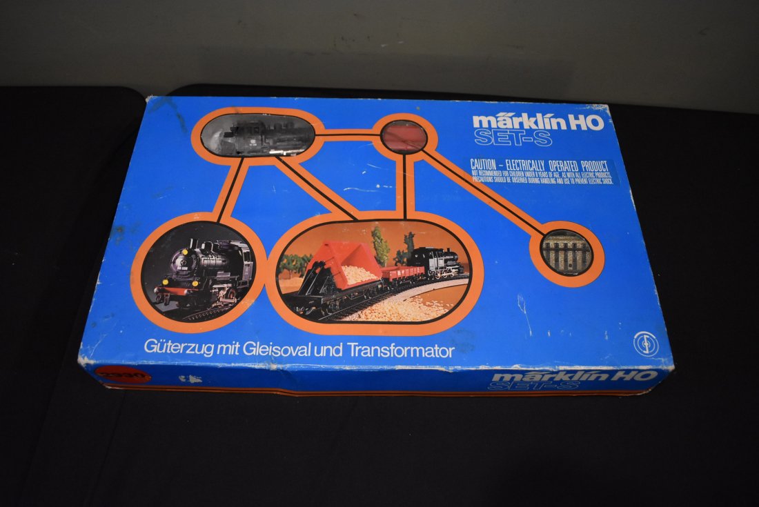 Vintage Marklin HO Scale Train Set 2930: Vintage Marklin 2930 HO Scale Train Set in box.