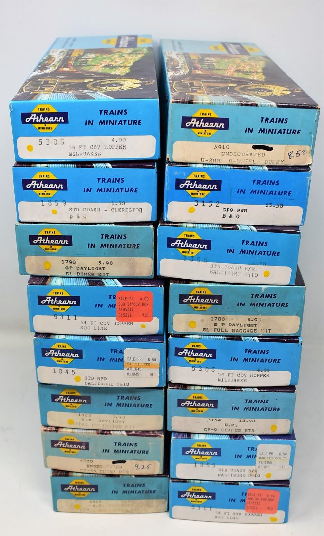 Lot of 16 Vintage HO Scale Athearn Cars: A Lot of 16 Vintage HO Scale Athearn Cars, in original boxes, unbuilt