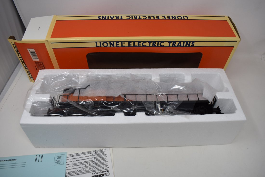 Lionel 6-18833 Milwaukee Road Diesel Engine: Lionel 6-18833 Milwaukee Road R8-3 Diesel Engine Locomotive