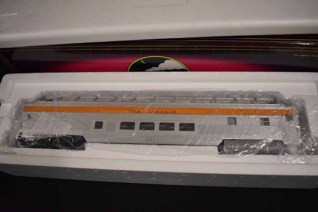 MTH 20-6749 Chessie Vista Dome Car: MTH O Scale 20-6749 70' Chessie Vista Dome Passenger Car Ribbed.
