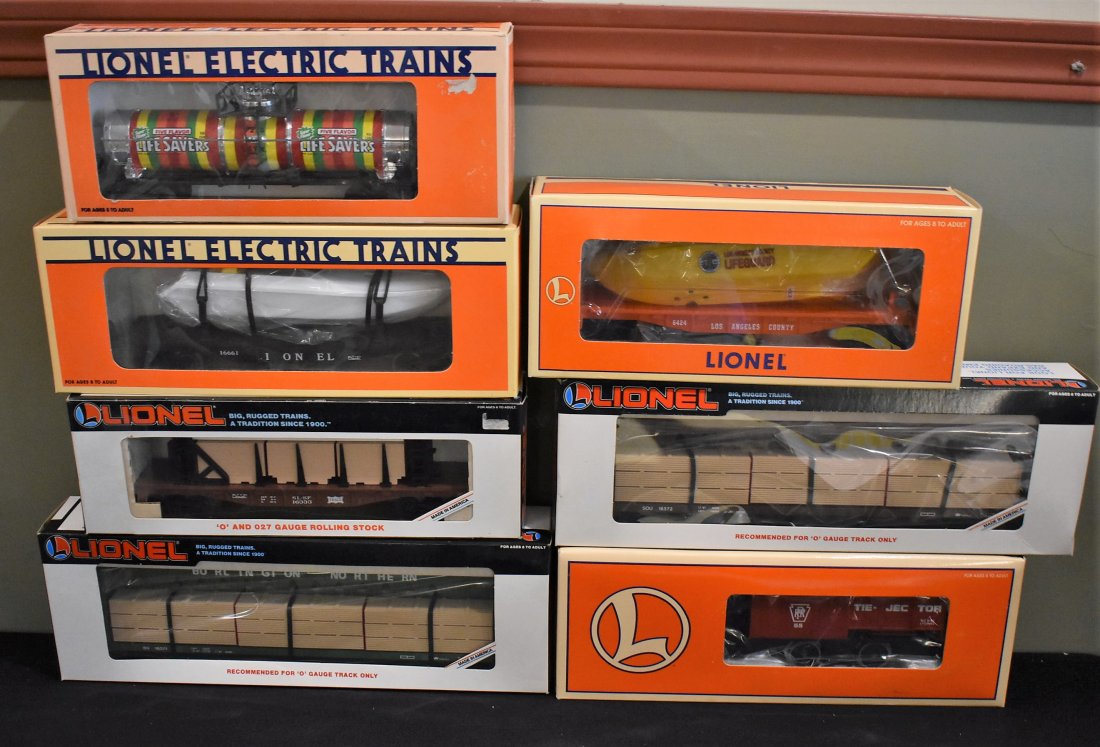 Lot of 7 Assorted Lionel Cars: A Lot of 7 Assorted Lionel Cars, as shown.