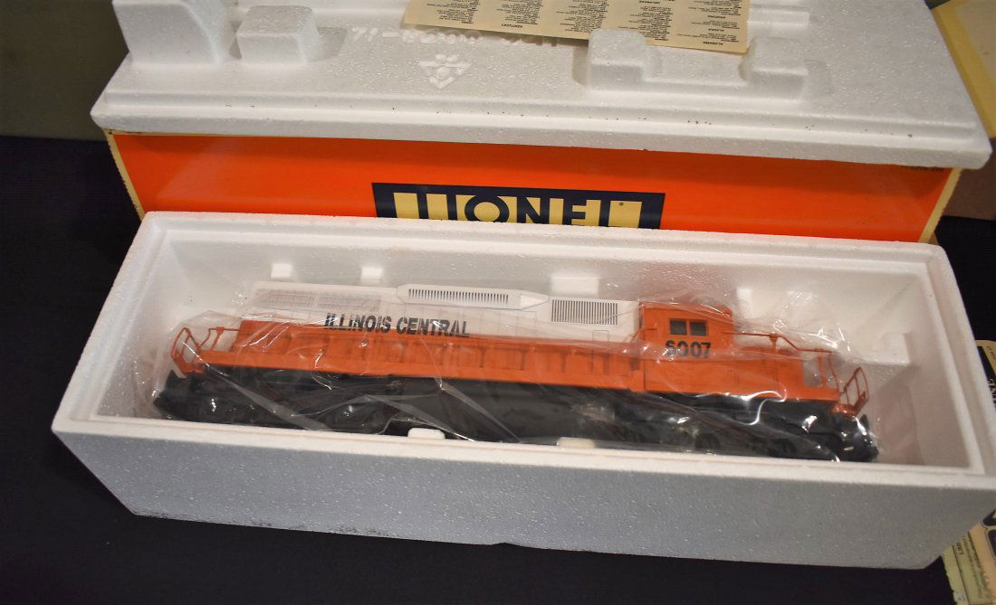 Lionel 6-18217 Illinois Central SD-40 Locomotive: Lionel Illinois Central (#6007) SD-40 Locomotive 6-18217, in original box.