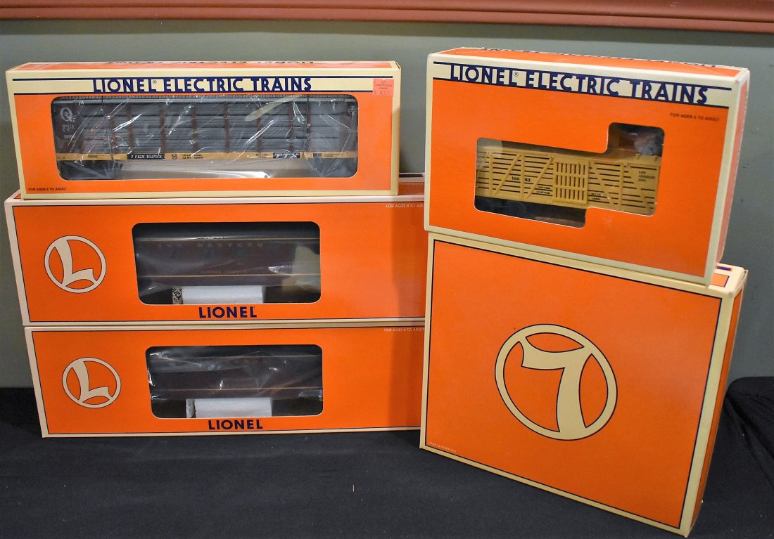 5 Assorted Lionel Cars: A Lot of 5 Assorted Lionel Cars, new in boxes