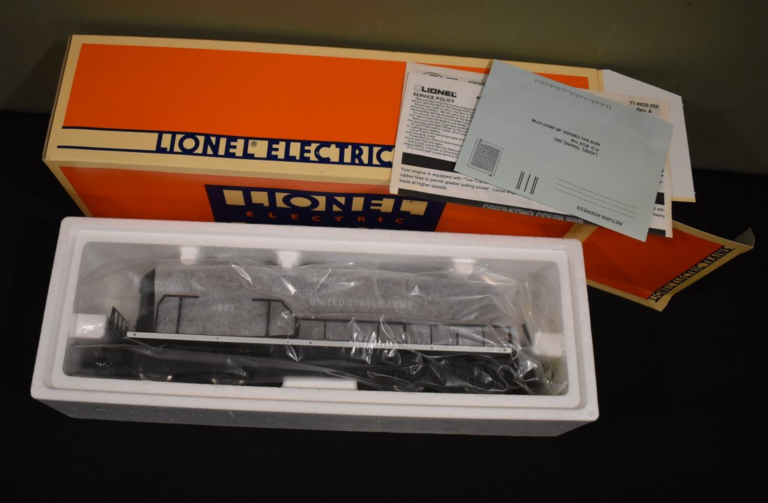 Lionel 18840 U.S. Army GP-7 Diesel Engine: Lionel O Scale 6-18840 U.S. Army GP-7 Diesel Engine, in box