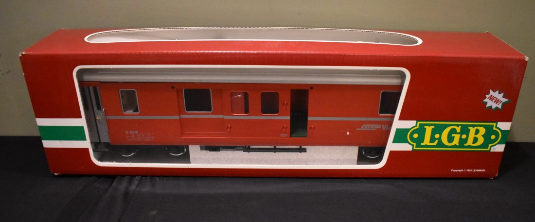LGB G Scale 3069 RHB Baggage Car w Lights (1 of 4)