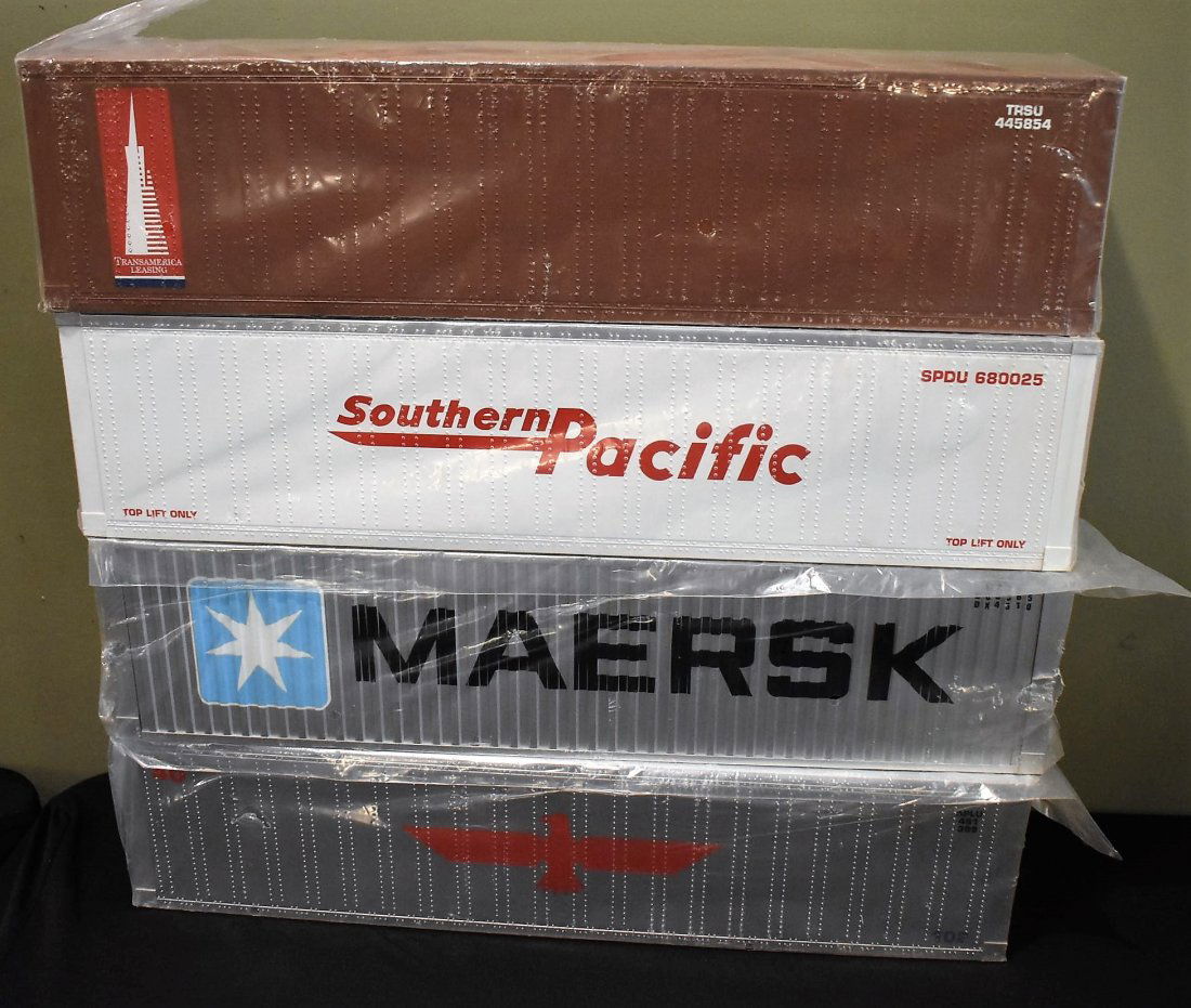 Lot of 4 G Scale Containers NEW USA Trains (1 of 1)