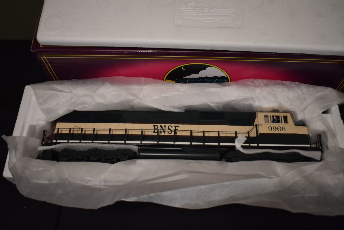 MTH 20-2154 BNSF EMD SD-70 Mac Diesel Locomotive (1 of 5)