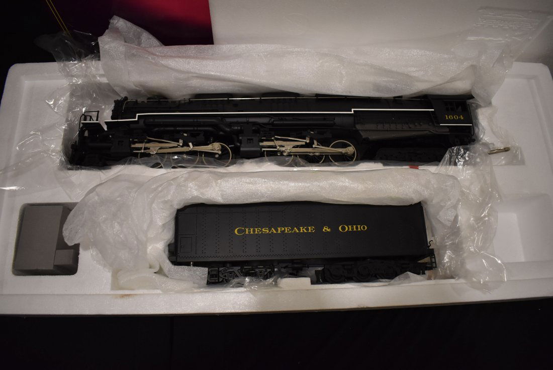 MTH O Scale Chesapeake  & Ohio H-8 Steam Engine & Tende (1 of 6)